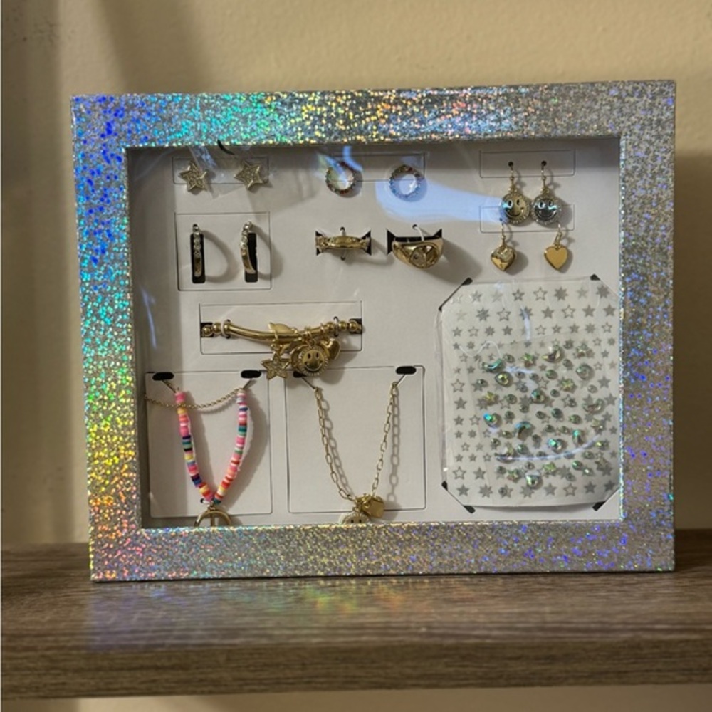 JEWELRY BOX